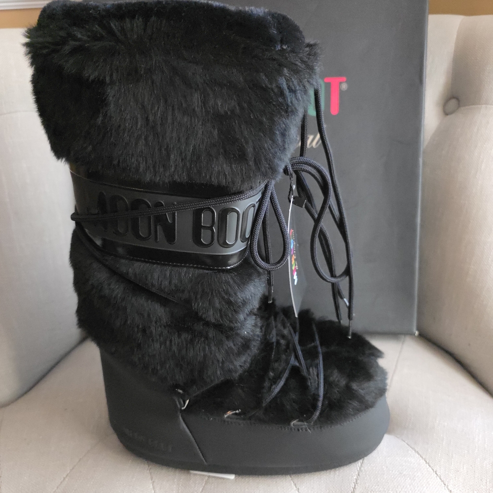 Black Fur Moon Boot